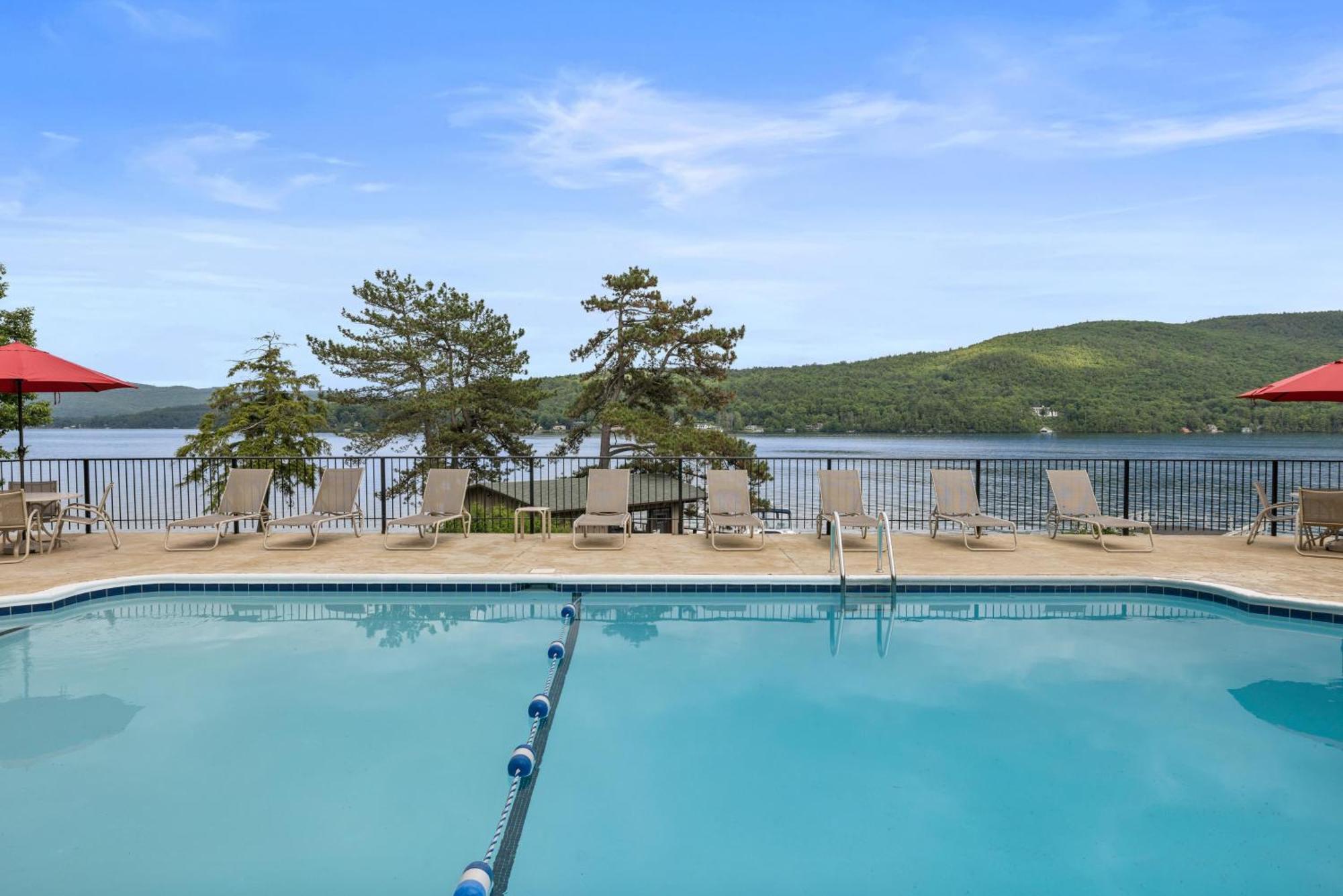 The Inn At Erlowest Lake George Exterior photo