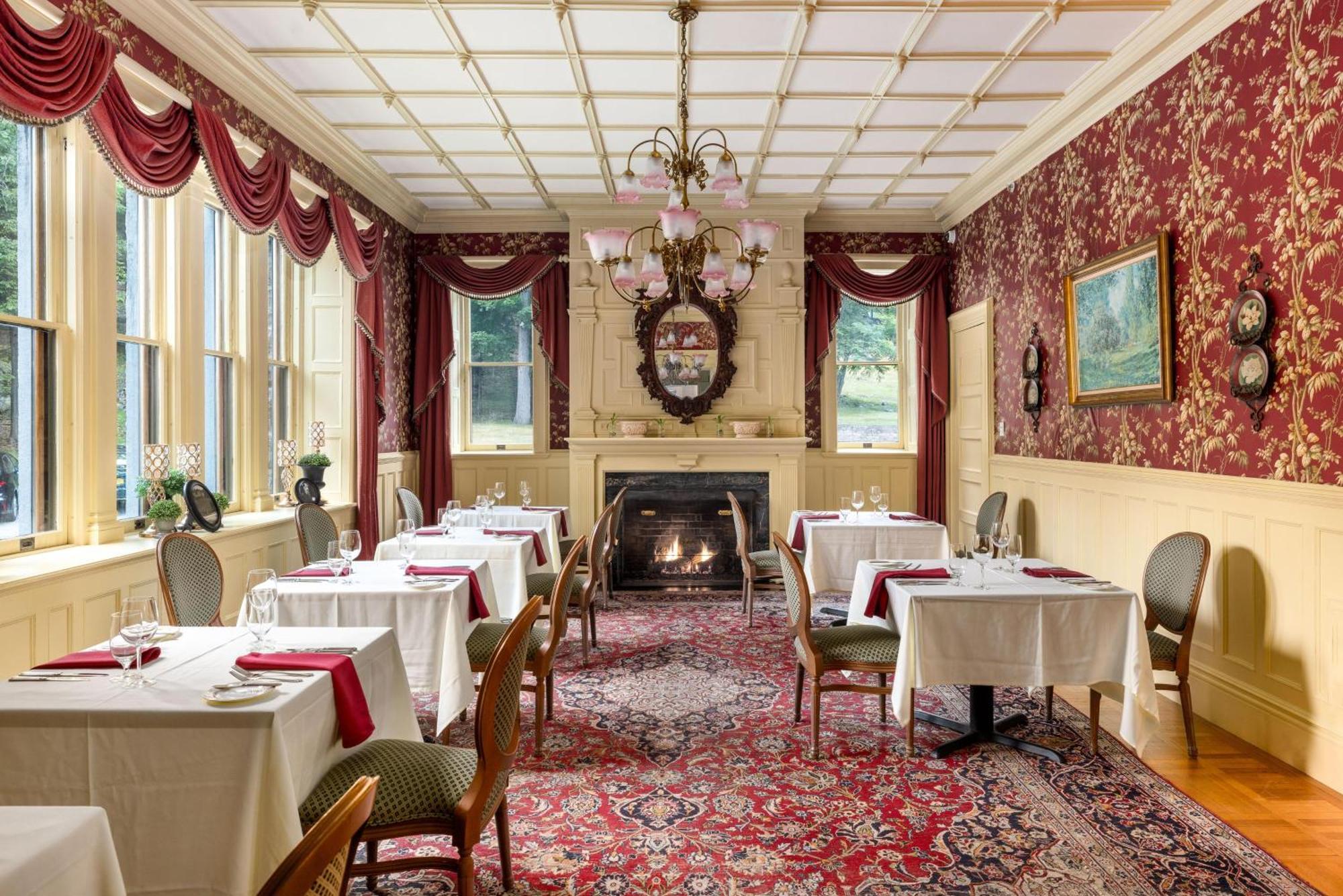 The Inn At Erlowest Lake George Exterior photo