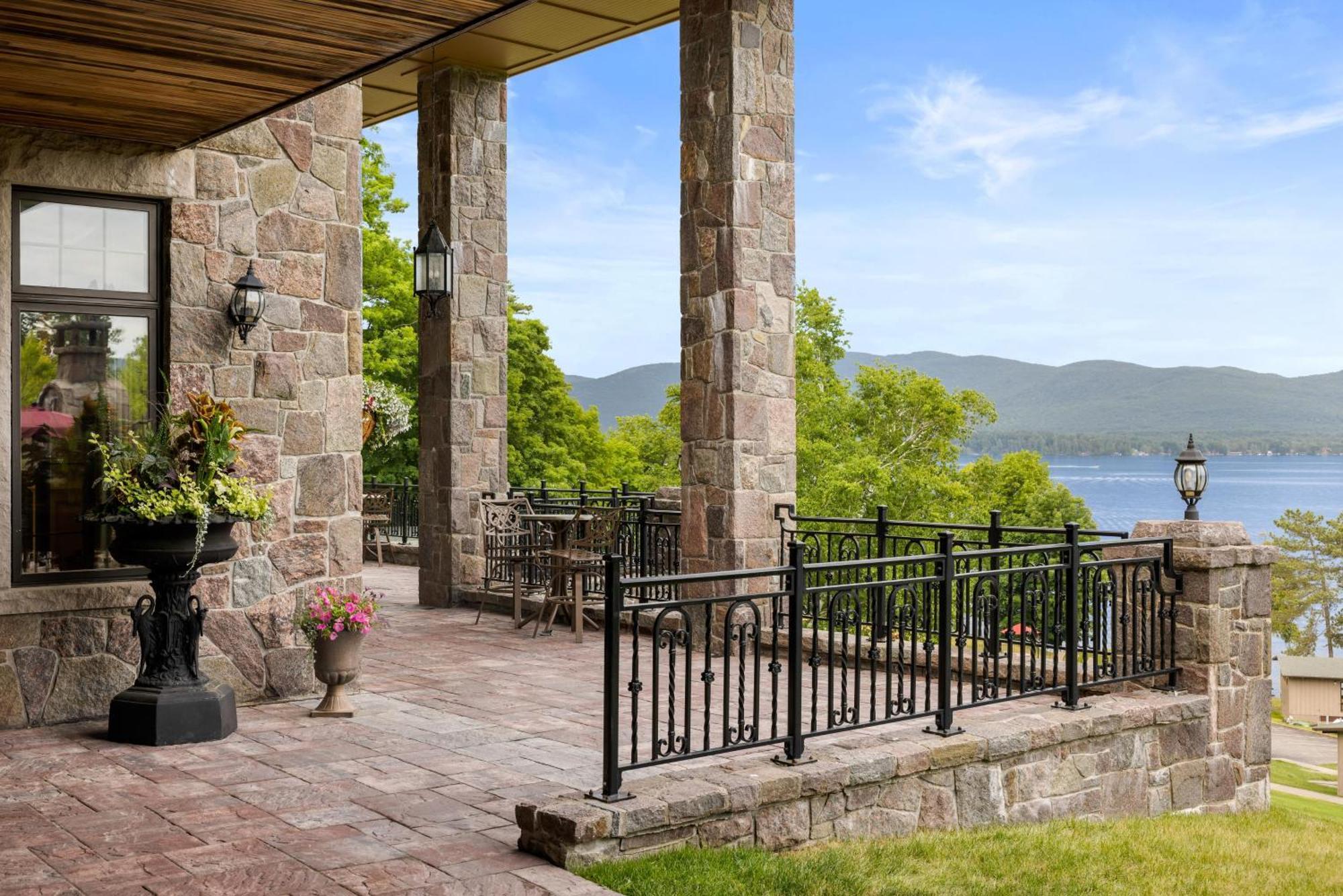 The Inn At Erlowest Lake George Exterior photo