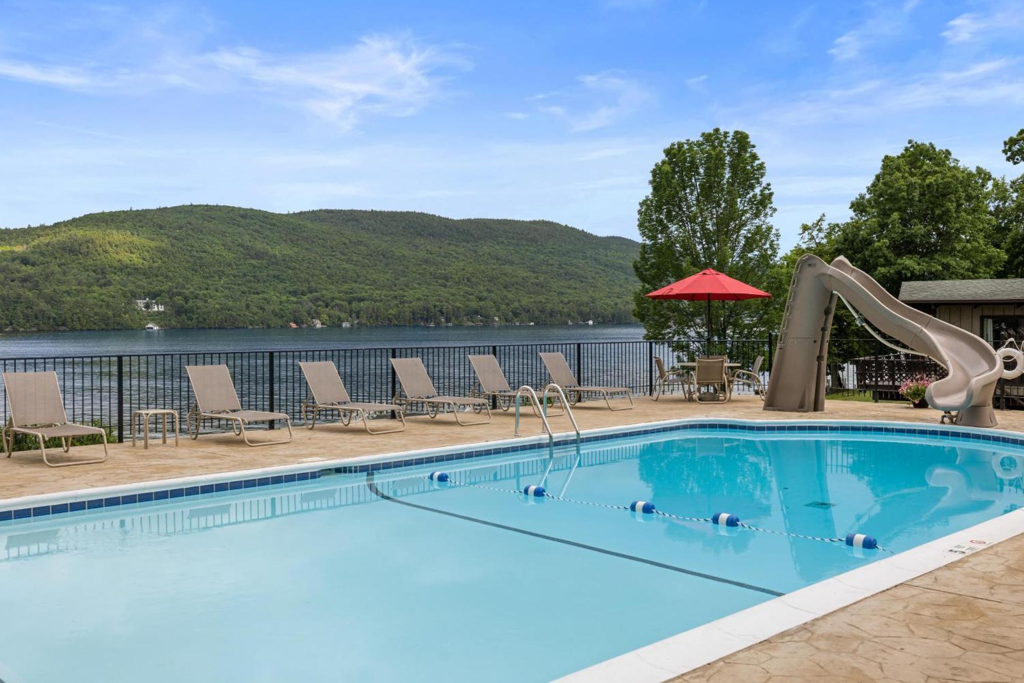 The Inn At Erlowest Lake George Exterior photo