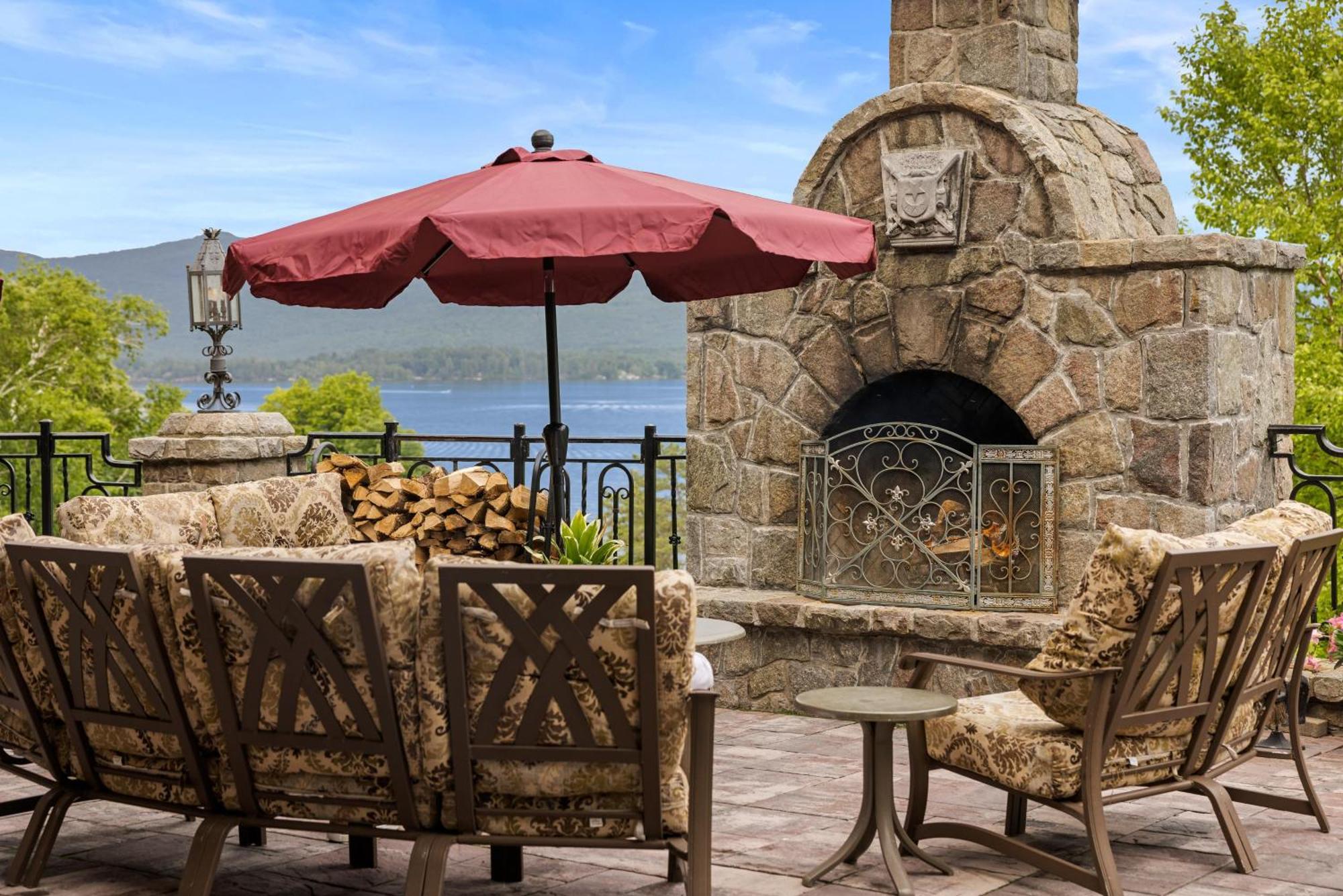 The Inn At Erlowest Lake George Exterior photo