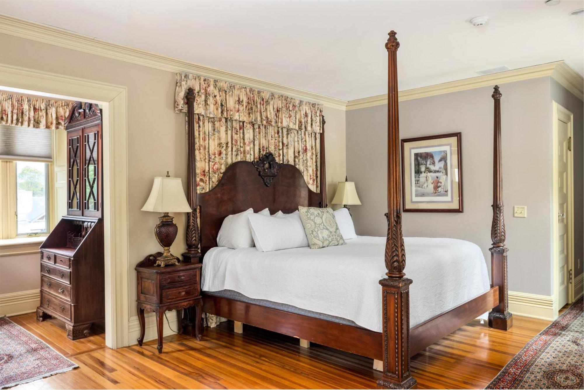 The Inn At Erlowest Lake George Exterior photo